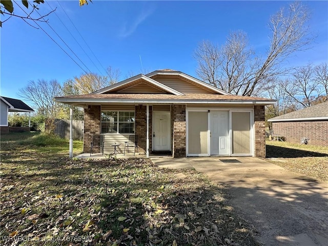 view of front of house featuring covered porch