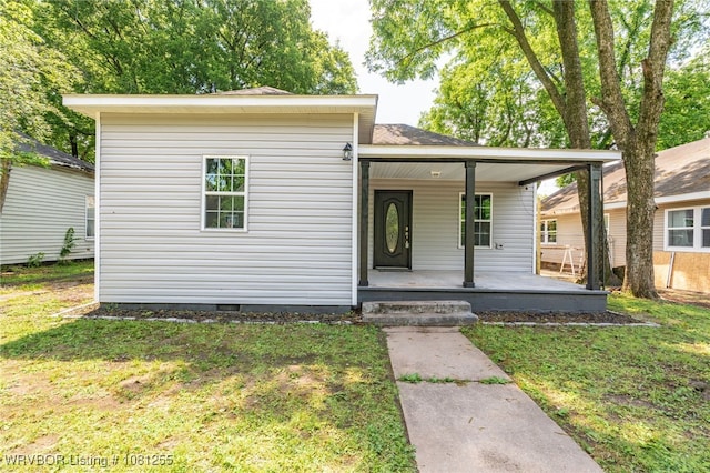 618 Sycamore St, Van Buren, AR 72956 - view of front of house with a porch, a front yard, and crawl space