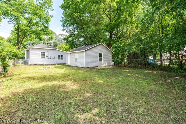 618 Sycamore St, Van Buren, AR 72956 - view of yard featuring an outbuilding