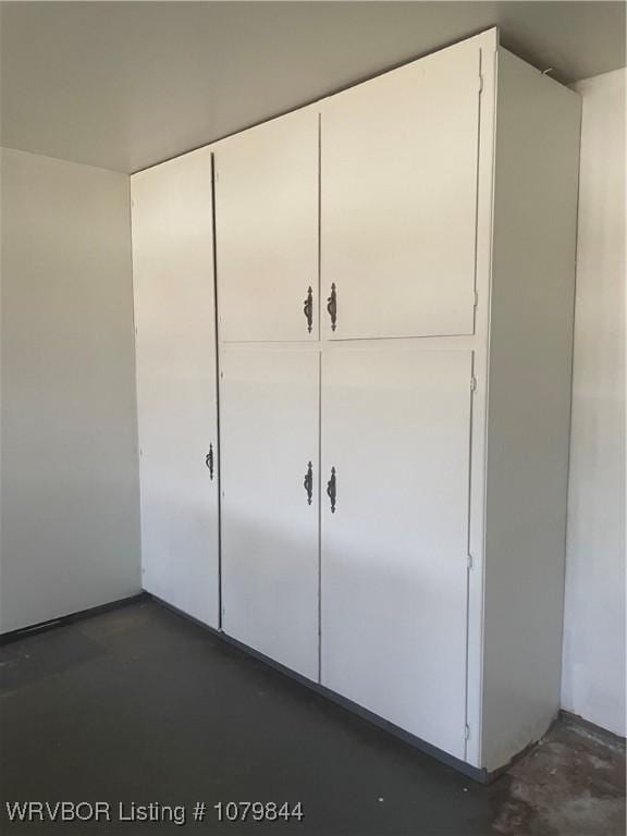 606 Highland Dr, Charleston, AR 72933 - view of closet
