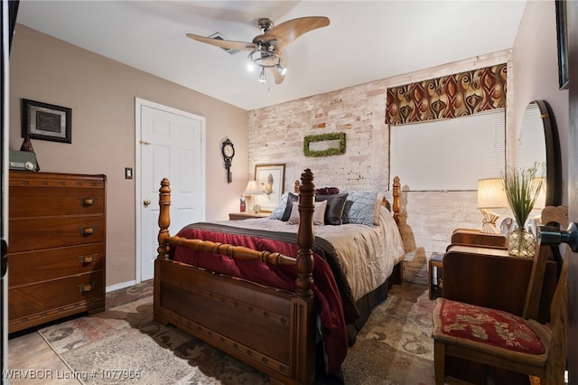 bedroom with ceiling fan