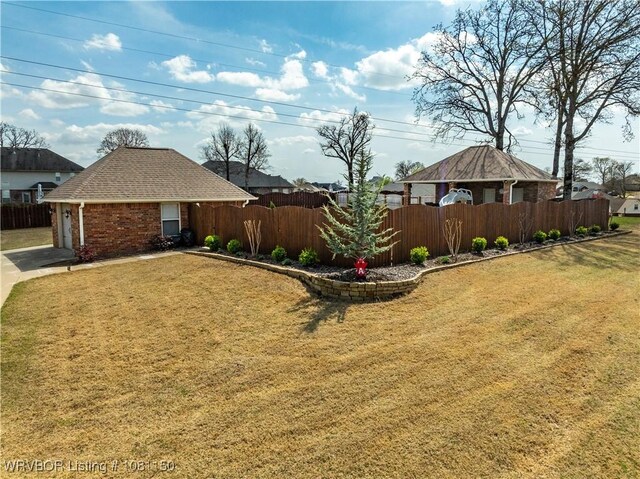 2304 Durango Dr, Van Buren, AR 72956 - view of yard featuring concrete driveway
