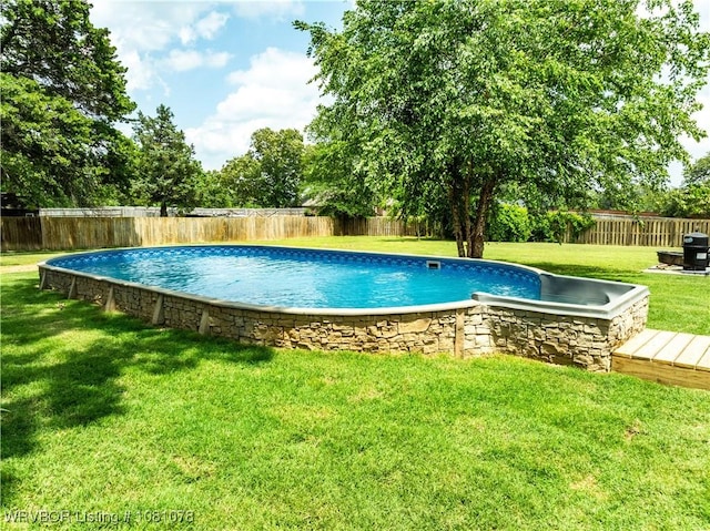 view of swimming pool