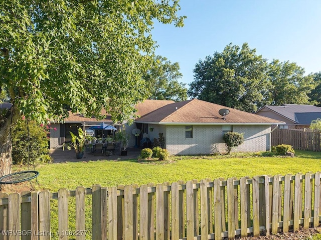 2509 Roxbury Ln, Fort Smith, AR 72908 - view of front of property with brick siding