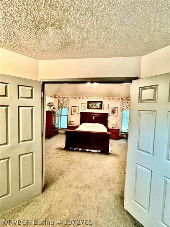 bedroom with carpet flooring