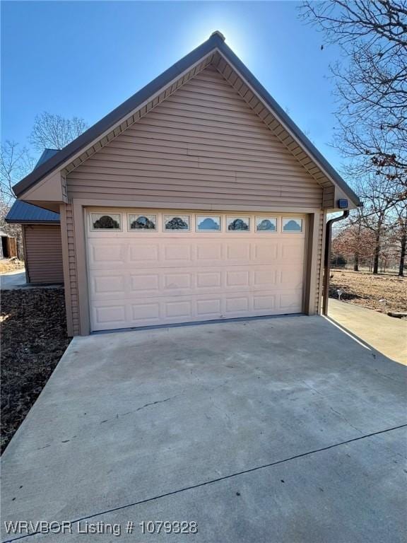 view of detached garage