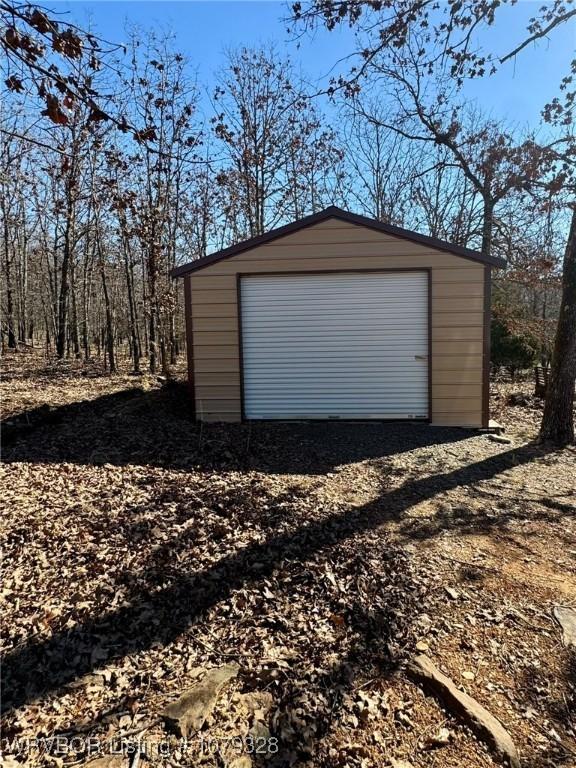 detached garage with driveway