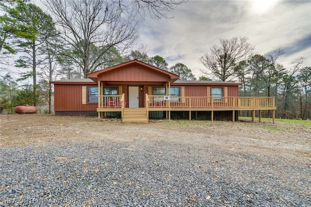 manufactured / mobile home with a porch