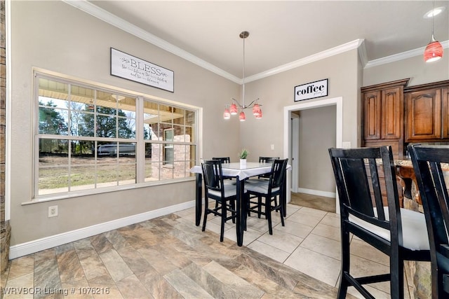 dining area with ornamental molding