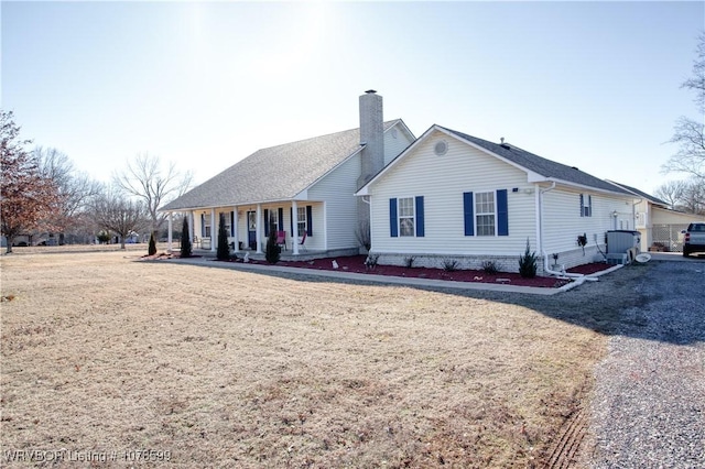 view of front of home featuring covered porch