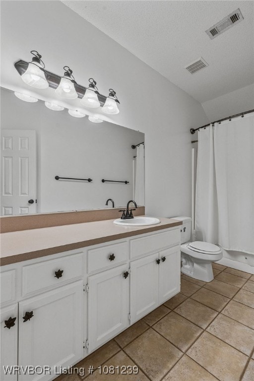 330 Northridge Dr, Van Buren, AR 72956 - full bath with vanity, lofted ceiling, toilet, a shower with curtain, and tile patterned floors