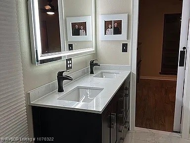 bathroom with vanity