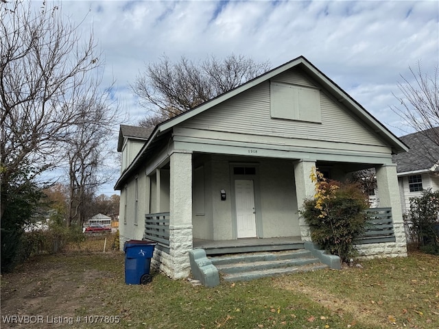 bungalow-style house with covered porch