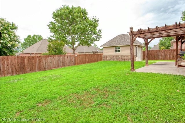 5707 Callaway Ln, Fort Smith, AR 72916 - fenced backyard with a patio area and a pergola