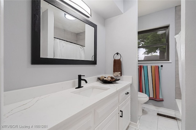 8901 Royal Ridge Dr, Fort Smith, AR 72903 - full bath featuring marble look tiles, vanity, toilet, and curtained shower