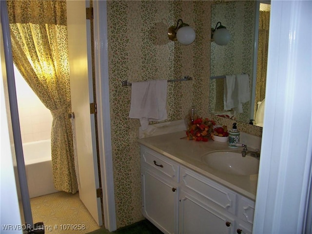 full bath with vanity