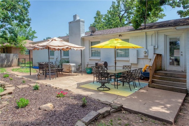 3811 Dallas St, Fort Smith, AR 72903 - view of patio / terrace with outdoor dining area