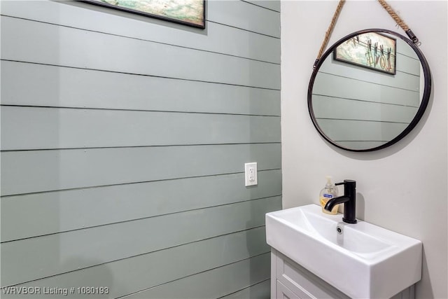 3811 Dallas St, Fort Smith, AR 72903 - half bath featuring vanity