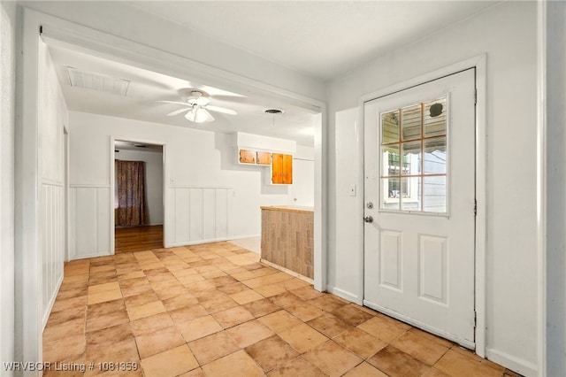 4002 57th St, Fort Smith, AR 72904 - foyer featuring ceiling fan