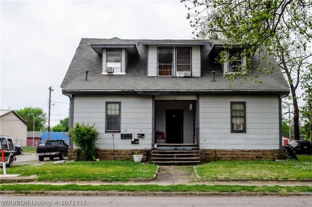 view of front of house featuring a front yard