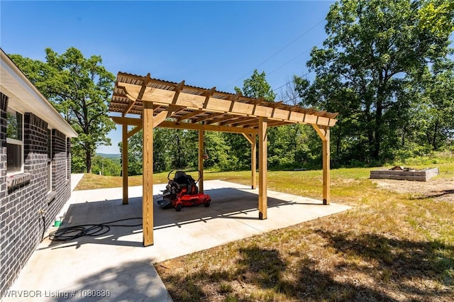view of patio featuring a pergola