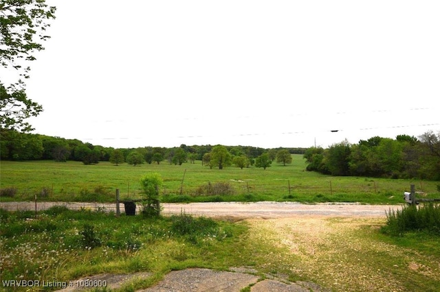 view of yard featuring a rural view