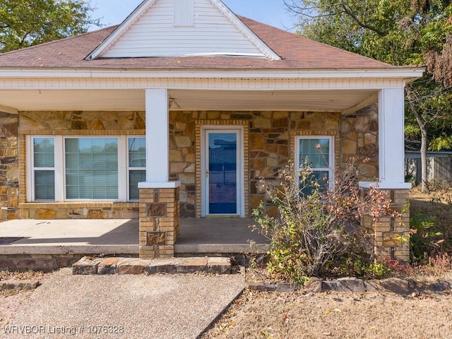 view of front facade featuring covered porch