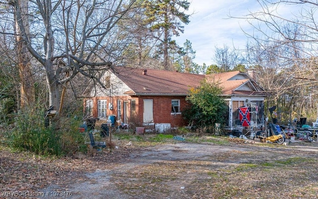 view of front facade with brick siding