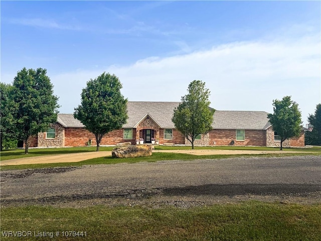 21580 Ranch Rd, Howe, OK 74940 - view of front of property featuring a front lawn