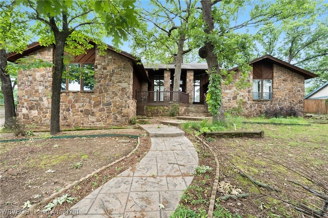 1808 Bramble Brae St, Fort Smith, AR 72908 - mid-century home featuring stone siding