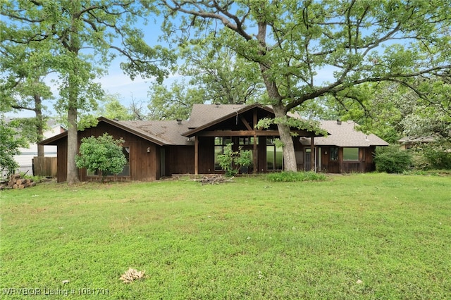 1808 Bramble Brae St, Fort Smith, AR 72908 - view of front facade featuring a front lawn and a shingled roof