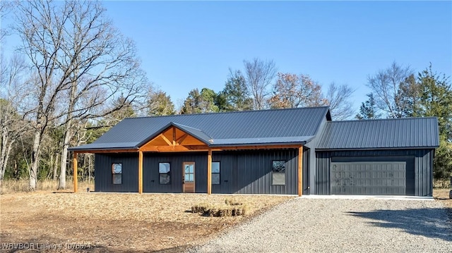 view of front of house featuring a garage