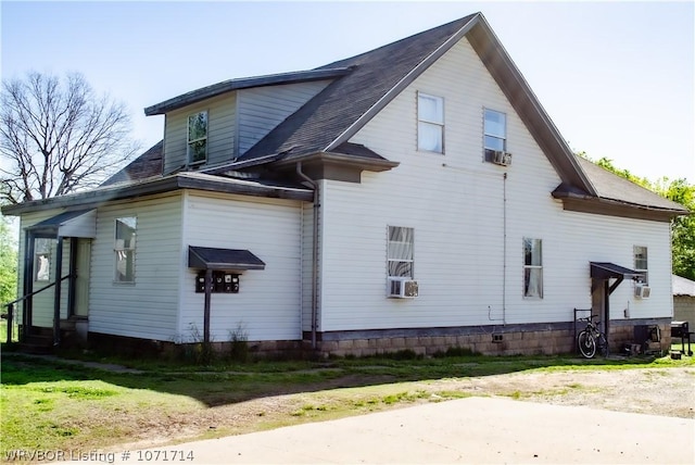 view of home's exterior