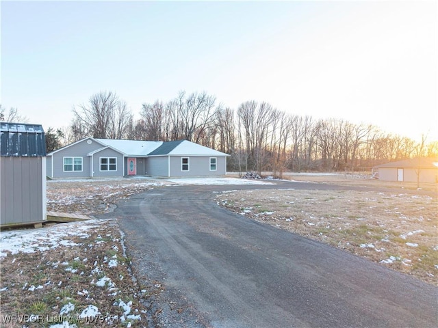 view of front of home with driveway