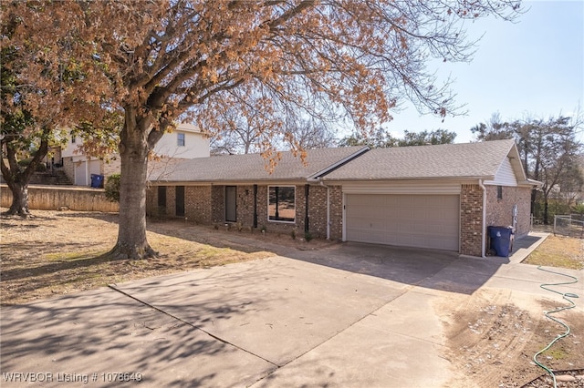 view of front facade featuring a garage