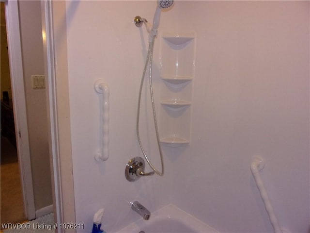 room details with shower / washtub combination