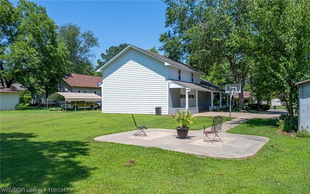 view of yard featuring a patio area