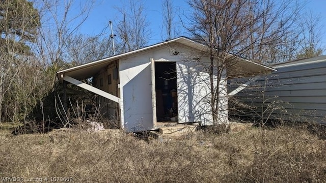 view of outbuilding