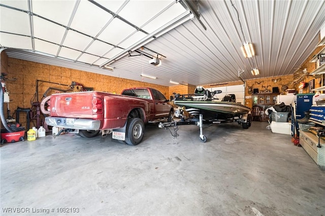 479872 E 1080th Rd, Muldrow, OK 74948 - garage with a garage door opener