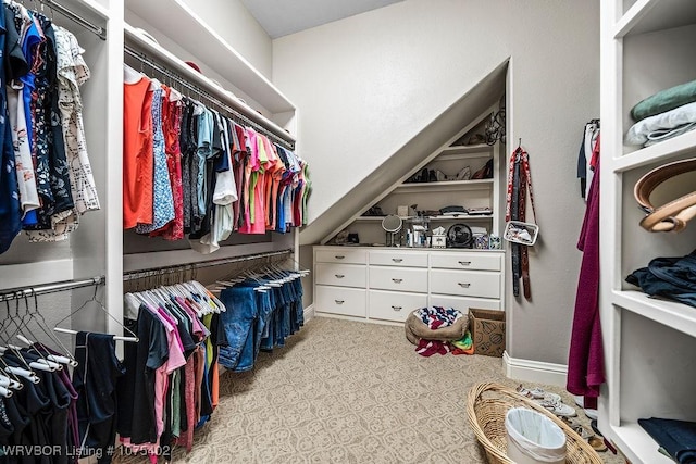 view of spacious closet