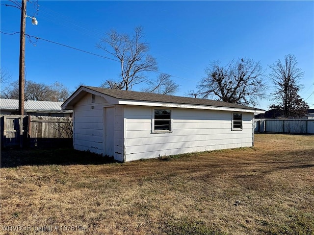 exterior space featuring a yard