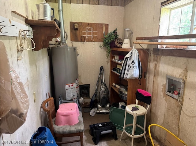 106 E Cedar St, Hackett, AR 72937 - utility room featuring water heater