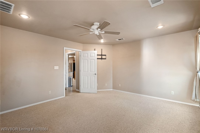 unfurnished room featuring ceiling fan