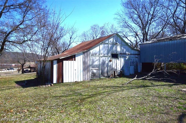 1221 S 3rd St, Stilwell, OK 74960 - view of outbuilding with an outbuilding
