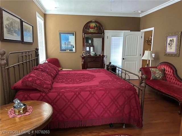 21 Bermuda Ct, Mountain Home, AR 72653 - bedroom featuring wood finished floors and ornamental molding