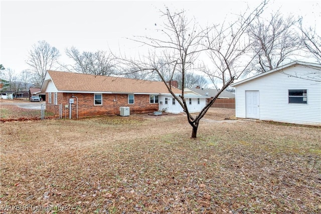 exterior space featuring a yard