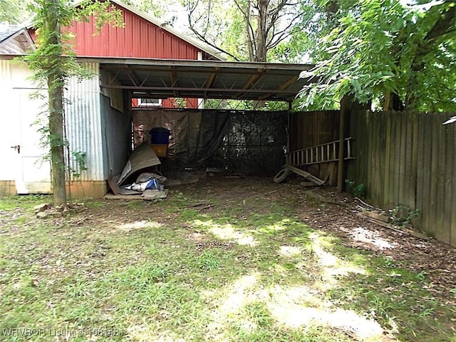 619 N 40th St, Fort Smith, AR 72903 - view of yard with an outdoor structure