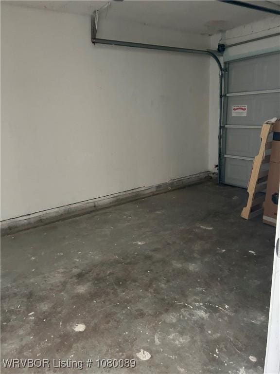 102 Gamma Cir, Roland, OK 74954 - view of garage