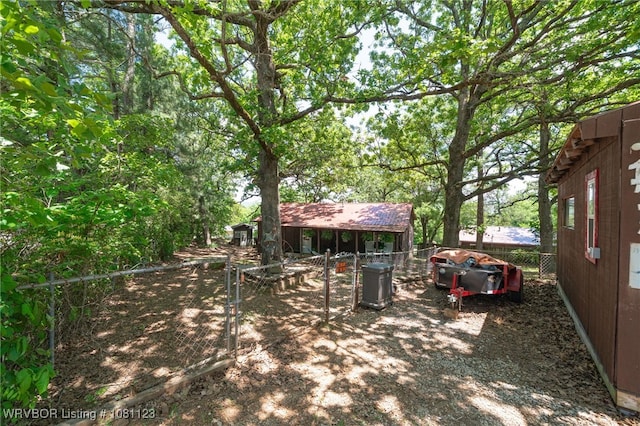 175 Sulphur City Rd, Fayetteville, AR 72701 - view of yard with an outbuilding