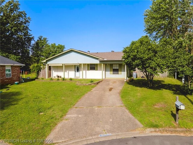 1515 M Cir, Barling, AR 72923 - view of front of property featuring driveway and a front yard